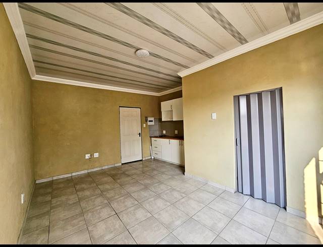 1 bed property to rent in KLOPPERPARK